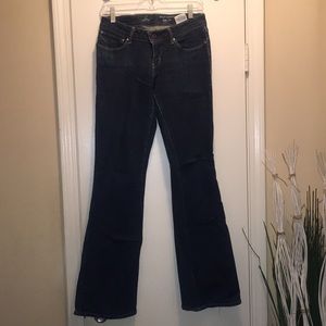 Levi Bold Curve Bootcut